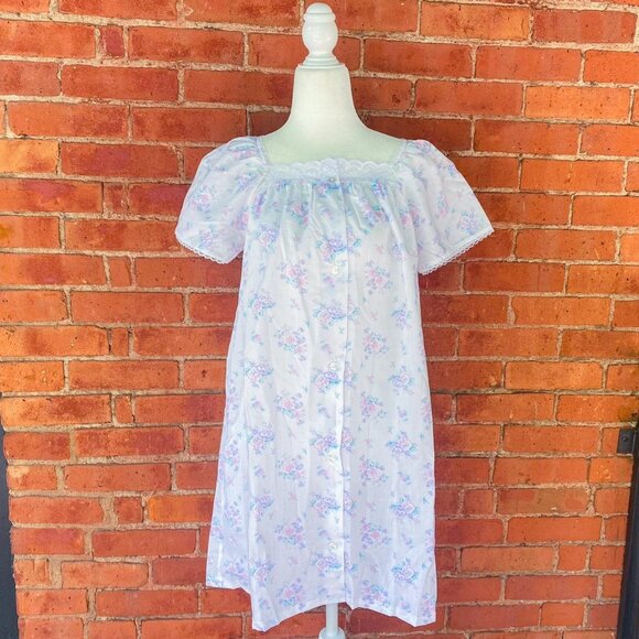 vintage nightgown - Picture 1 of 8